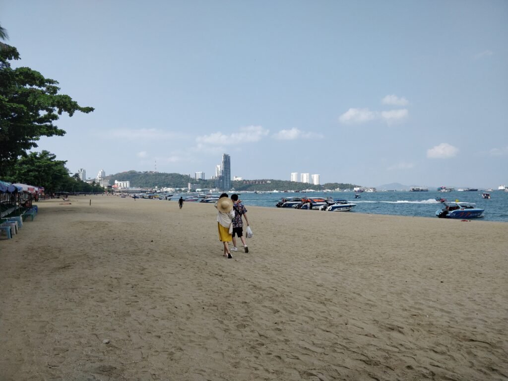 Thailand Blog: Pattaya Day 1 pattaya beach