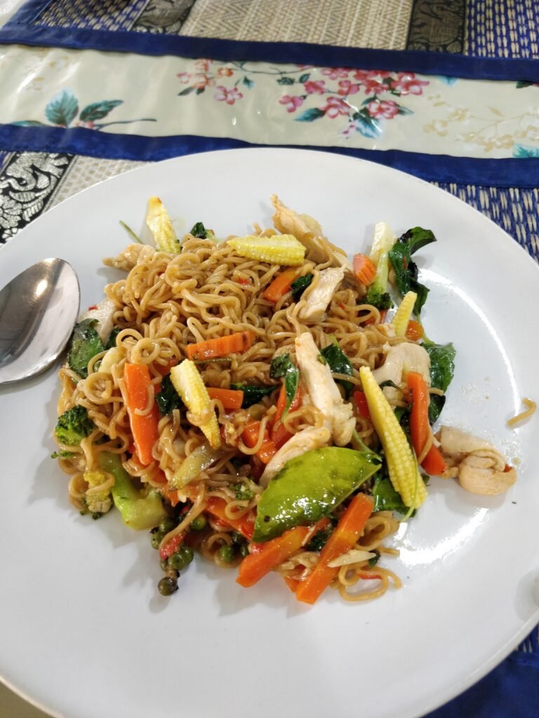 Thailand Blog: Pattaya Day 1 lunch at pattaya beach