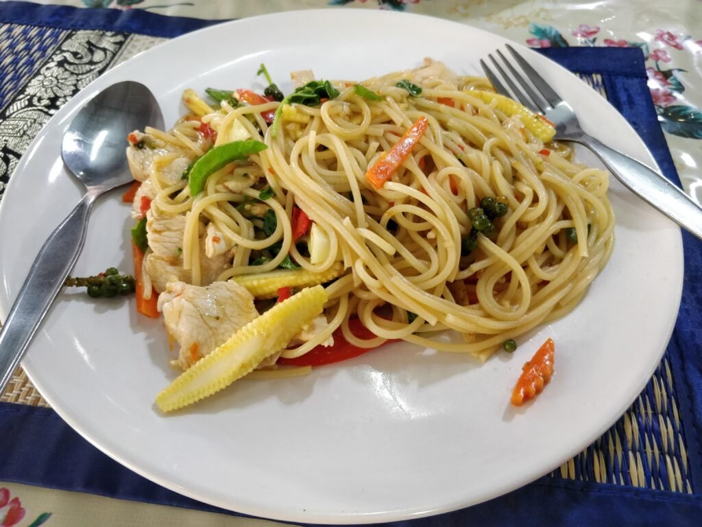 Thailand Blog: Pattaya Day 1 lunch at pattaya beach