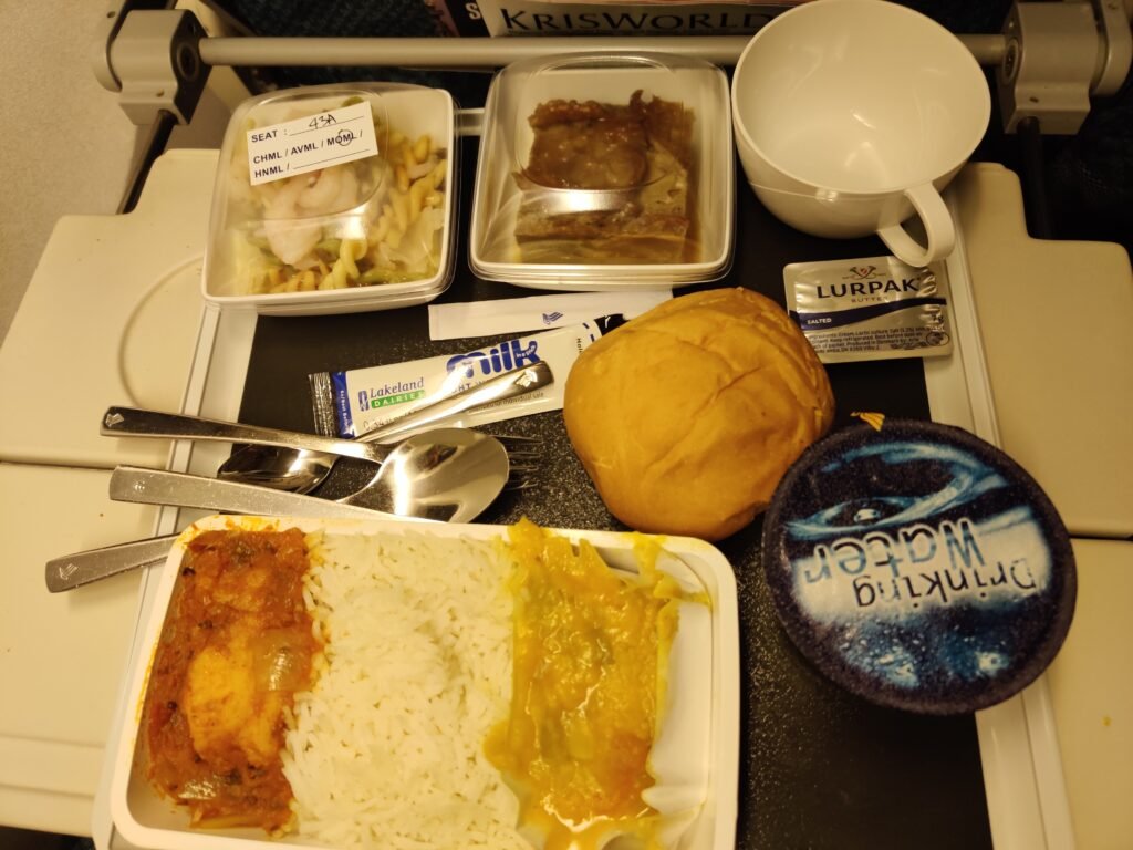 in flight food at Singapore airline flight to bali, indonesia